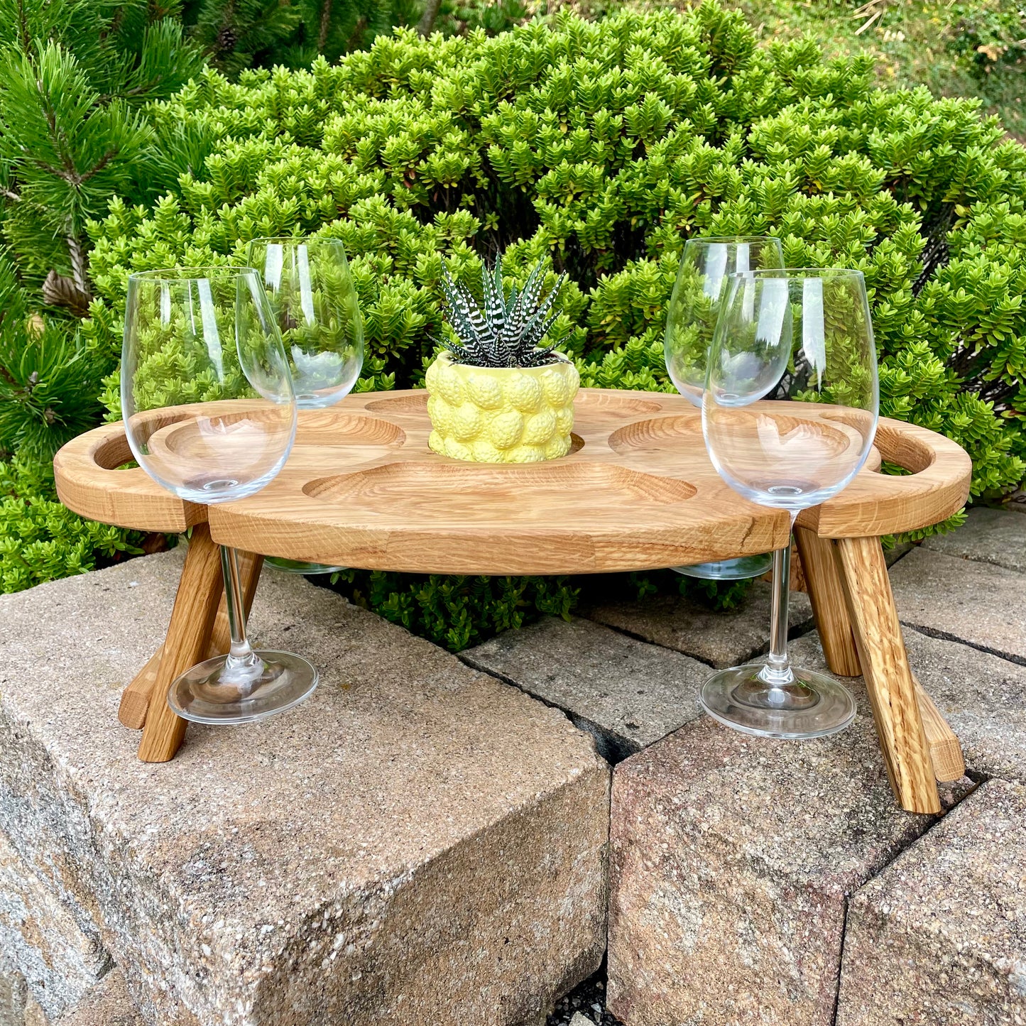 Multifunktionaler Weintisch aus Eichenholz – Klappbares Serviertablett für Picknick, Camping & Zuhause