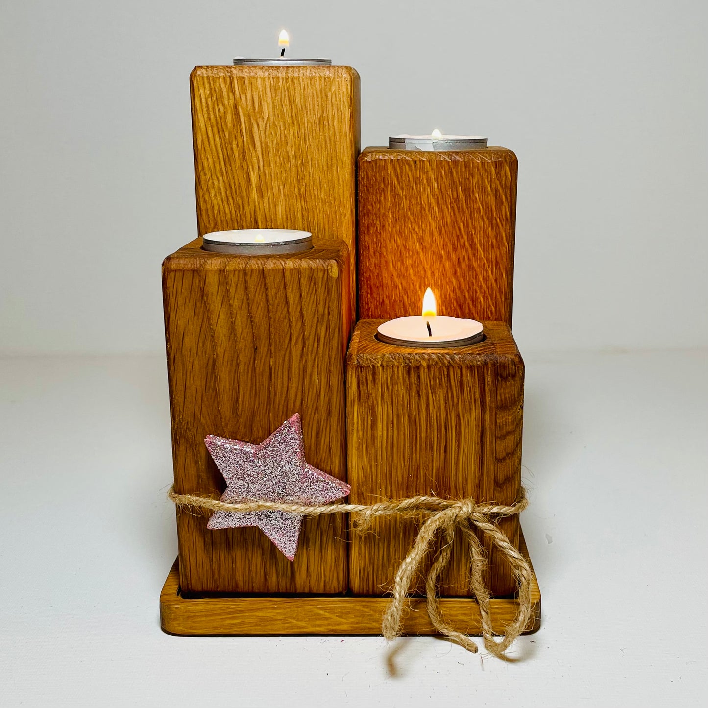 Adventskranz aus Eichenholz – 4er-Kerzenhalter-Set mit Unterbrett für Teelichter