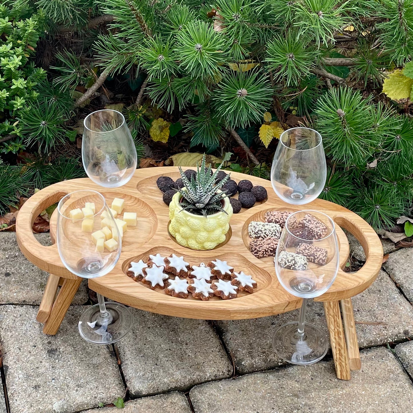 Multifunktionaler Weintisch aus Eichenholz – Klappbares Serviertablett für Picknick, Camping & Zuhause