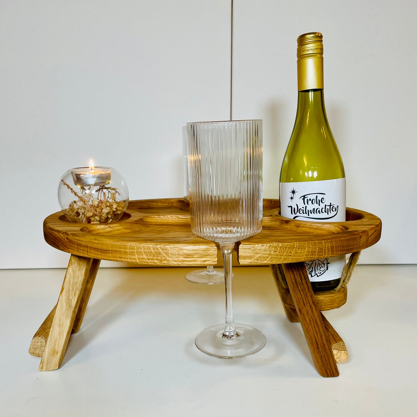 Ovaler Klappbarer Weintisch aus Eichenholz – Für Picknick, Couch & Weinliebhaber
