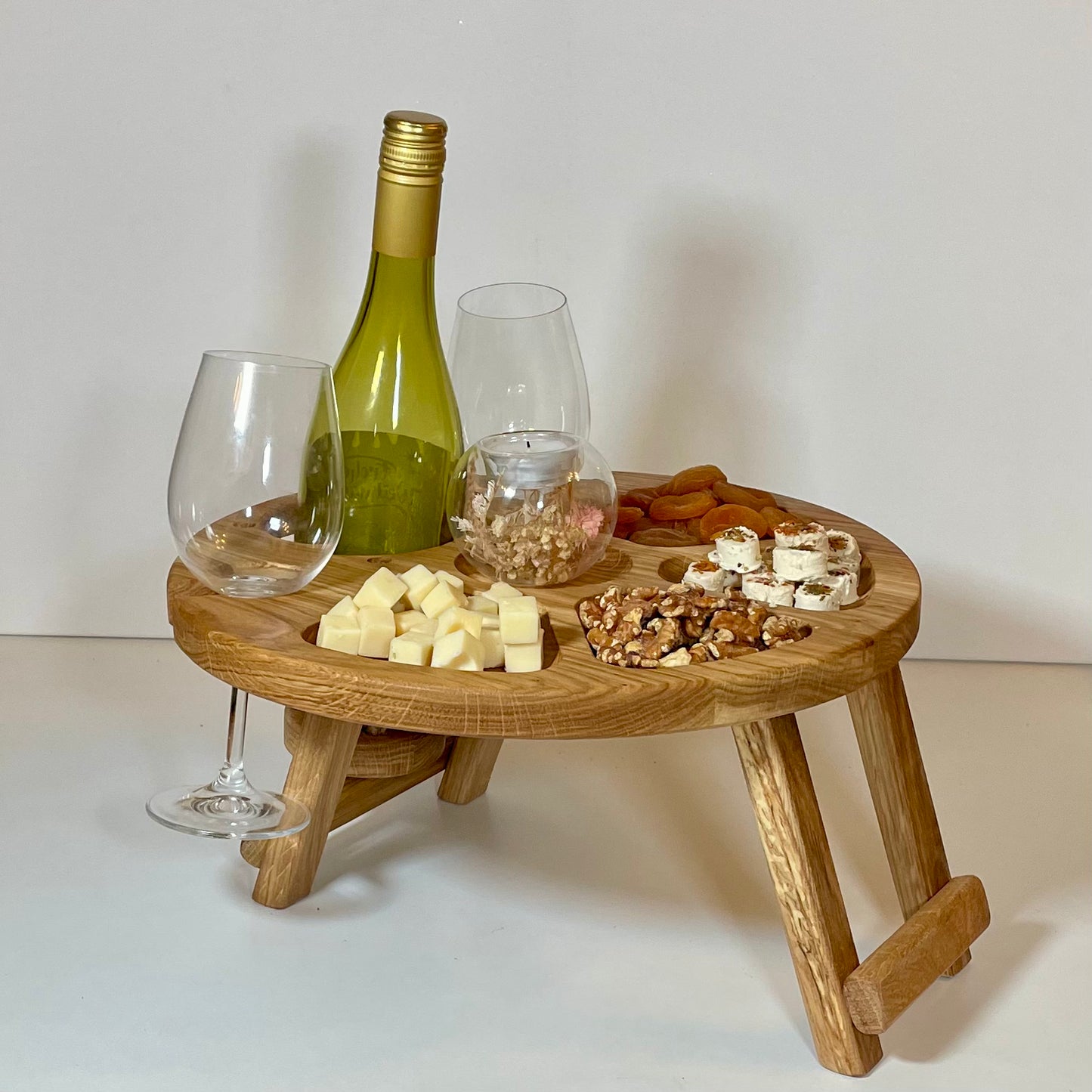 Personalisierter Klappbarer Weintisch aus Eichenholz – Perfekt für Picknick, Garten & Couch