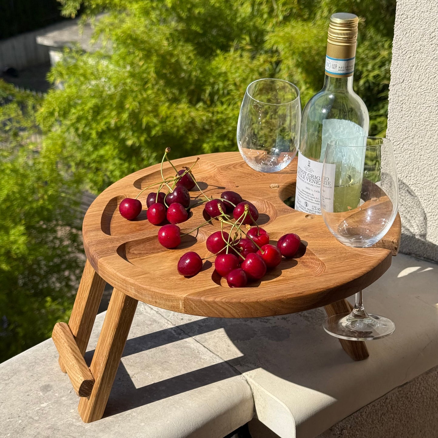 Weintisch Picknicktisch für Zwei aus Eiche Klappbar Tragbar Serviertablett Couchbar Strand Wein Käse Geburtstag Hochzeitsgeschenk Weihnachten