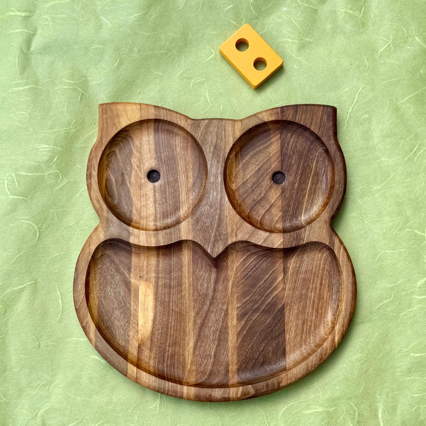 Kinderteller aus Walnussholz – Tierform, Holzteller mit Trennwand, Montessori Geschirr Kinder, Frühstücksteller Kinder, handmade wooden plate