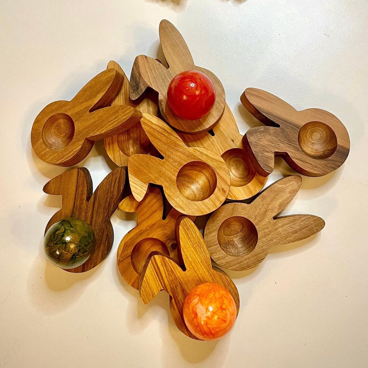 Eierbecher in Hasenform – 2er-Set aus Nussbaum oder Kirschbaumholz | Nachhaltige Osterdeko