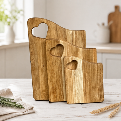 Schneidebrett-Set aus Eiche mit Halter – 3 massive Holzbretter mit Herzgriff | Servier- & Frühstücksbretter