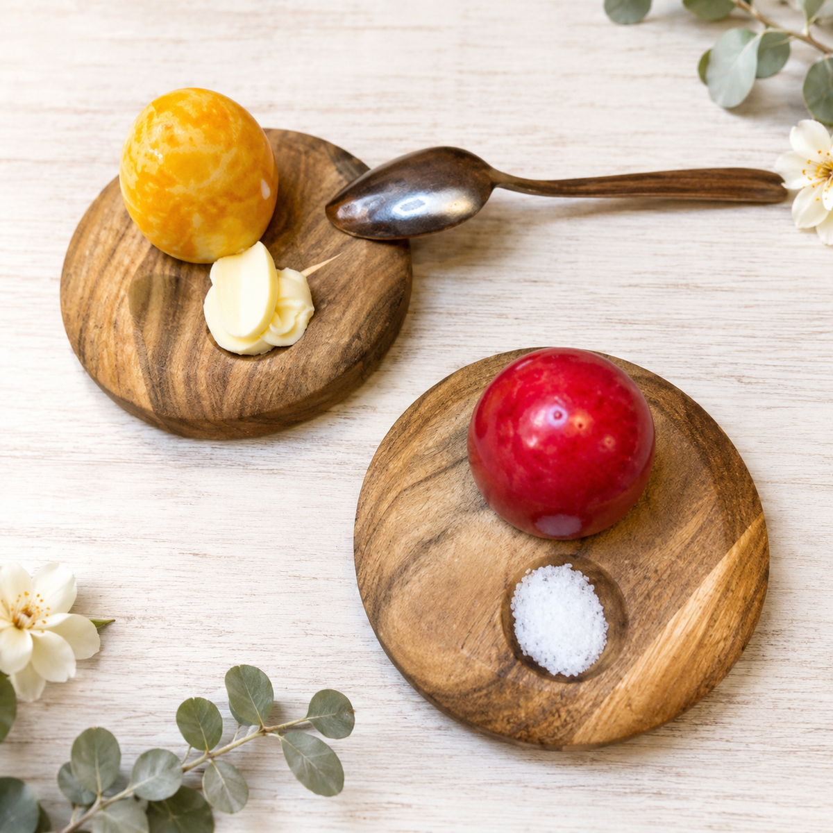Eierteller aus Holz im 2er- oder 4er-Set – Eierbecher mit Salzmulde | Kirsche oder Walnuss