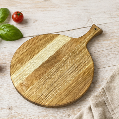 Rundes Pizzabrett aus Massivholz mit Griff – Schneidebrett & Servierbrett, optional mit Gravur