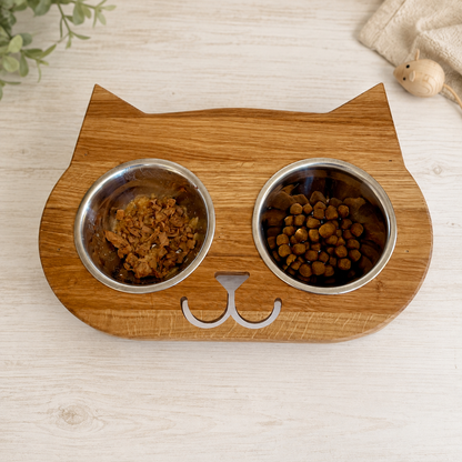 Erhöhte Futterstation für Katzen aus Eiche mit zwei Edelstahlnäpfe, personalisierbar