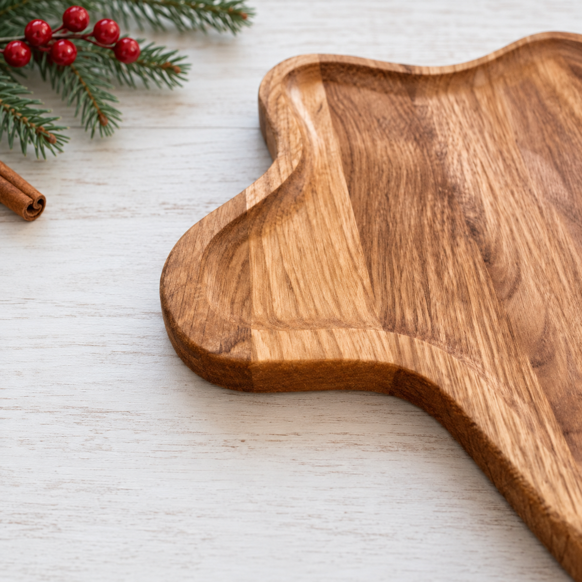 Holzteller Stern – Servierbrett aus Eiche 30 cm – Weihnachtliche Snackplatte für Plätzchen, Nüsse, Pralinen, Käse.