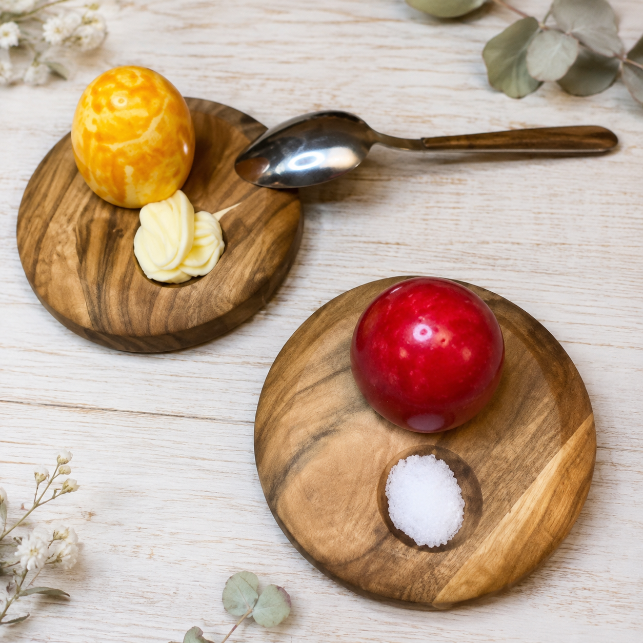 Eierteller aus Holz im 2er- oder 4er-Set – Eierbecher mit Salzmulde | Kirsche oder Walnuss