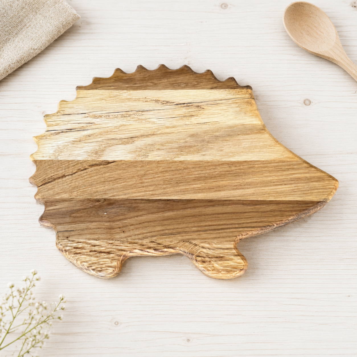 Holz-Kinderteller Igel mit Unterteilung – Snack-Tablett aus Eichenholz