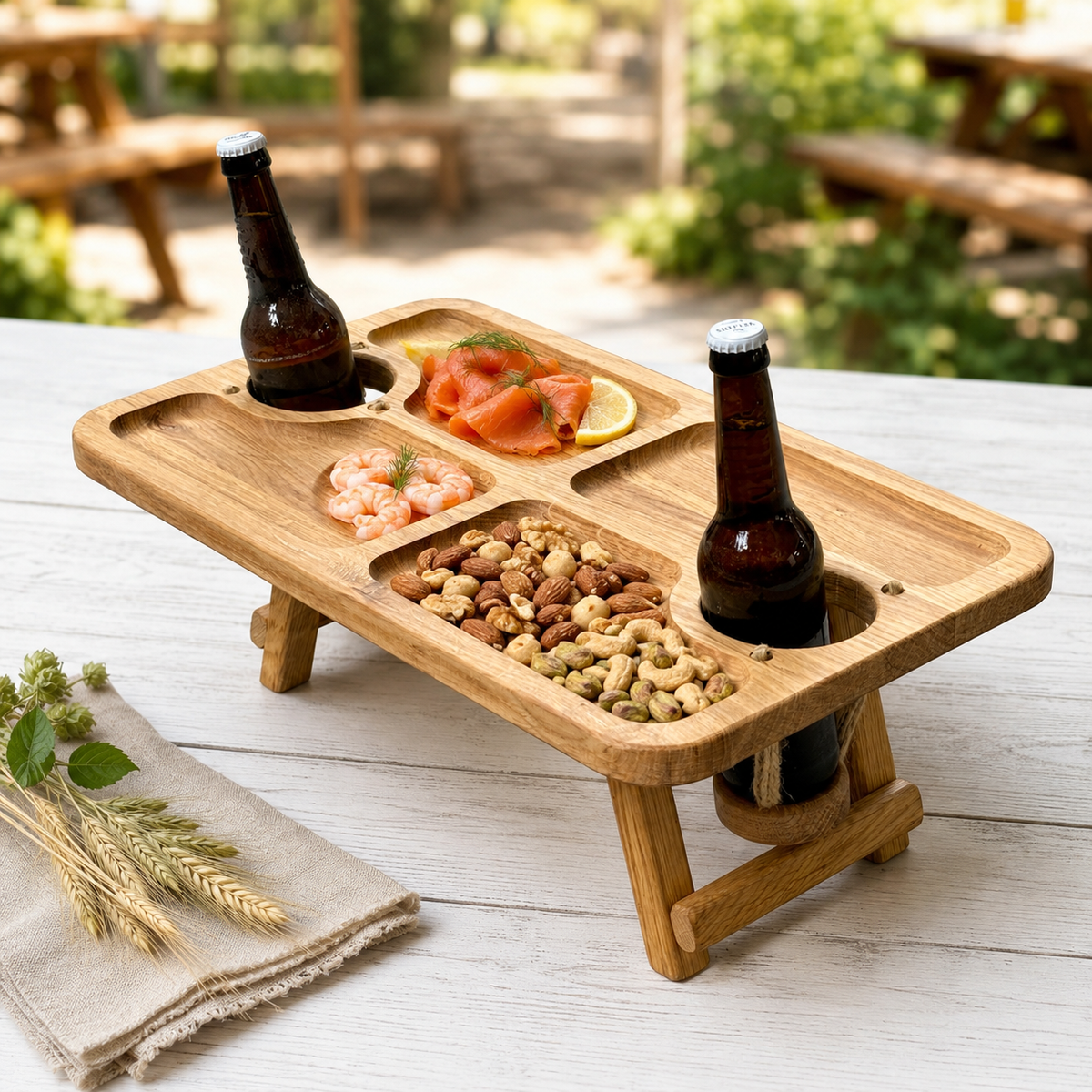 Biertisch, Campingtisch aus Eichenholz klappbar – mit 2 Flaschenhaltern und Snackfächern