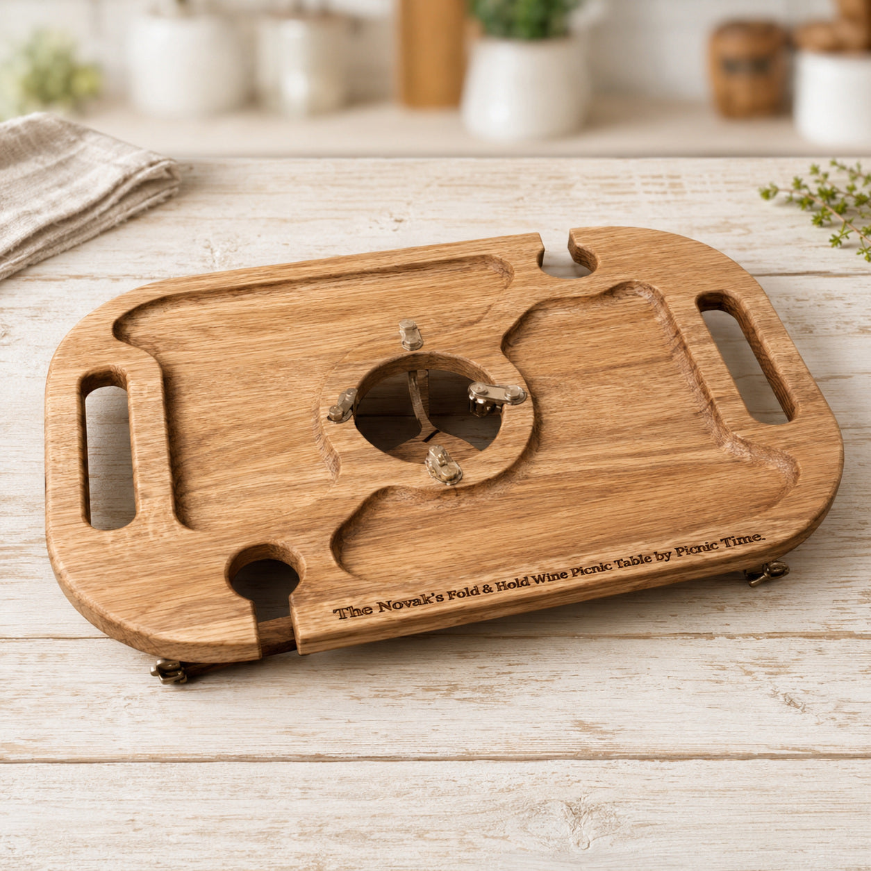 Klappbarer Weintisch aus Eiche für 2 Gläser – personalisiert – Picknicktisch mit Flaschenhalter, Geschenk für Paare