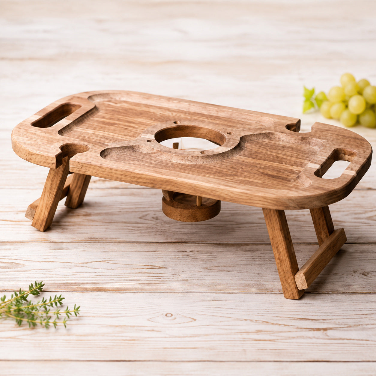 Klappbarer Weintisch aus Eiche für 2 Gläser – personalisiert – Picknicktisch mit Flaschenhalter, Geschenk für Paare