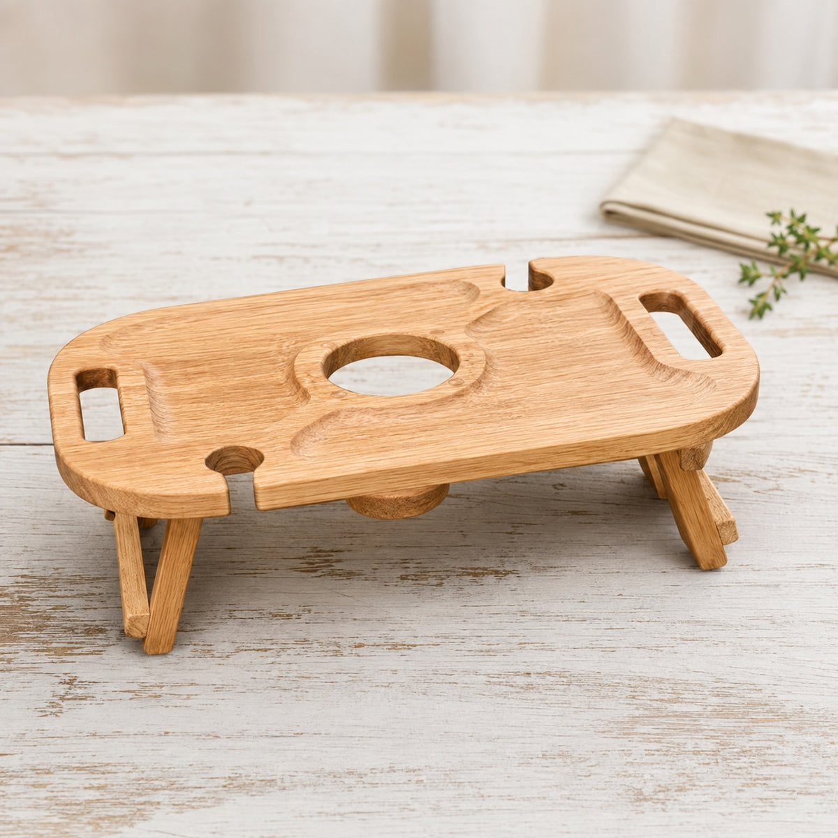 Klappbarer Weintisch aus Eiche für 2 Gläser – personalisiert – Picknicktisch mit Flaschenhalter, Geschenk für Paare