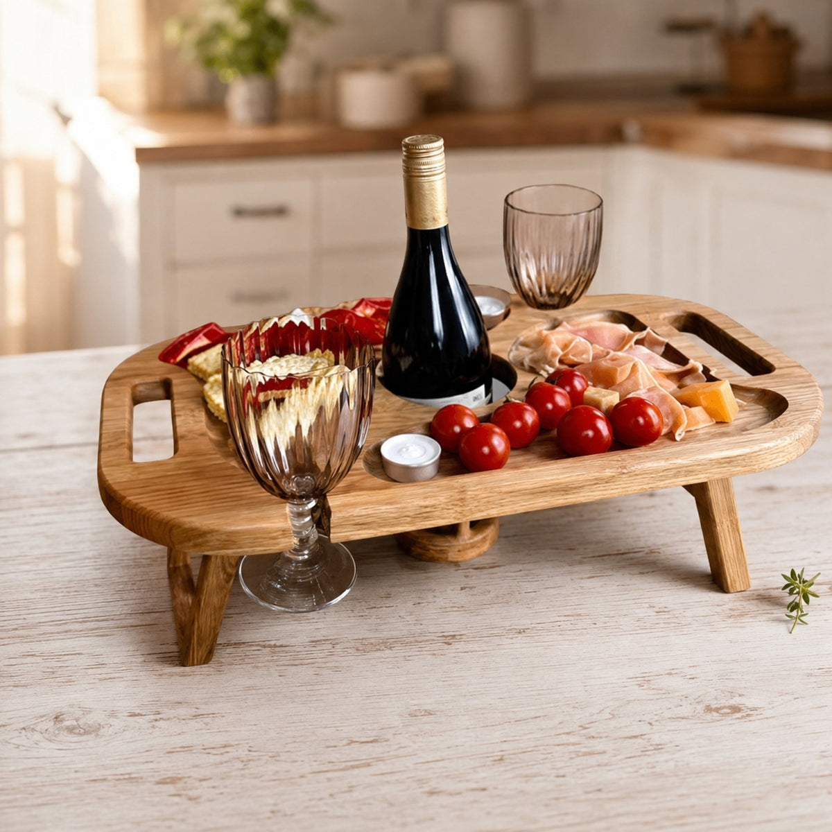 Klappbarer Weintisch aus Eiche für 2 Gläser – personalisiert – Picknicktisch mit Flaschenhalter, Geschenk für Paare