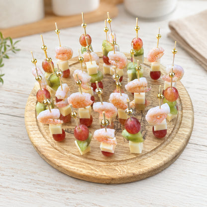 Servierplatte mit Spießhalterung Eichenholz – für Fingerfood, Antipasti, Snacks, Sektempfangbrett, Tablett mit Cocktailspießen, Spießbrett.