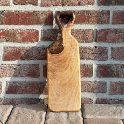 Schneidebrett aus Walnussholz handgemacht, Design Servierbrett, Unikat mit Griff, Holzbrett, Küchenbrett,  Brotzeitbrett, Geschenk aus Holz.