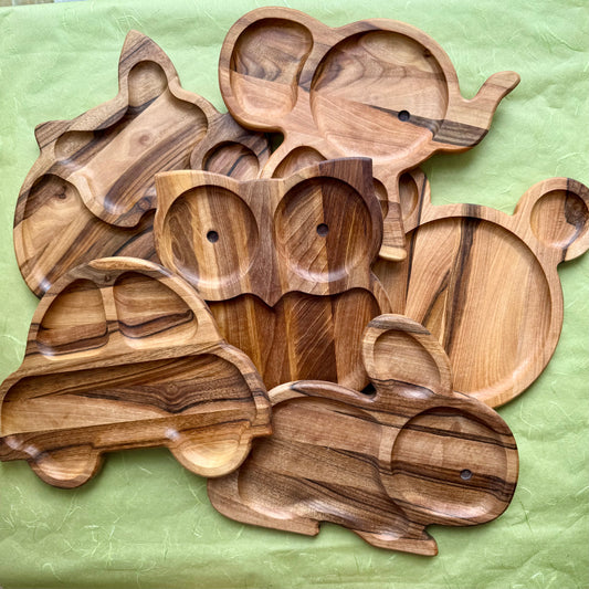 Kinderteller aus Walnussholz – Tierform, Holzteller mit Trennwand, Montessori Geschirr Kinder, Frühstücksteller Kinder, handmade wooden plate