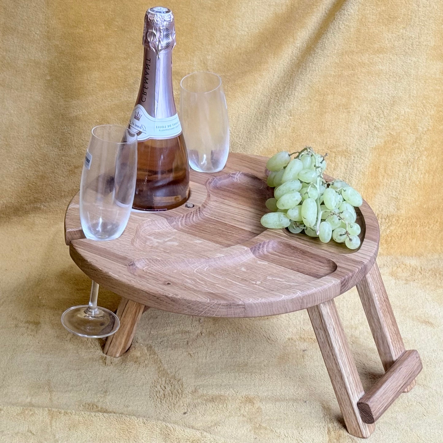 Personalisierter Klappbarer Weintisch aus Eichenholz – Perfekt für Picknick, Camping & besondere Anlässe