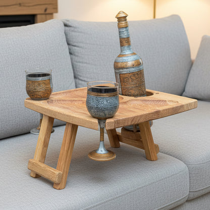 Personalisierter Weintisch aus Eichenholz – Klappbarer Picknicktisch & Couchbar mit Flaschenhalter