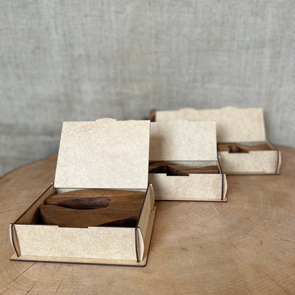 Kerzenhalter 3er-Set aus Nussbaumholz – Handgefertigte Holzkerzenständer im Vintage-Stil