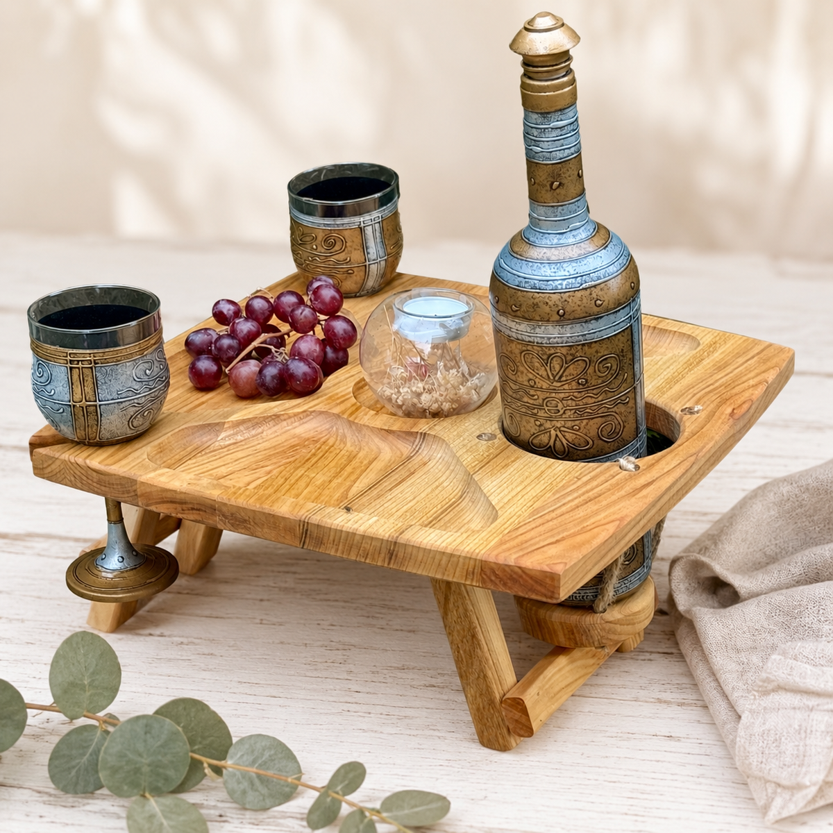 Klappbarer Weintisch für 2 Gläser & Flasche – Picknicktisch aus Edelholz mit Snackfächern