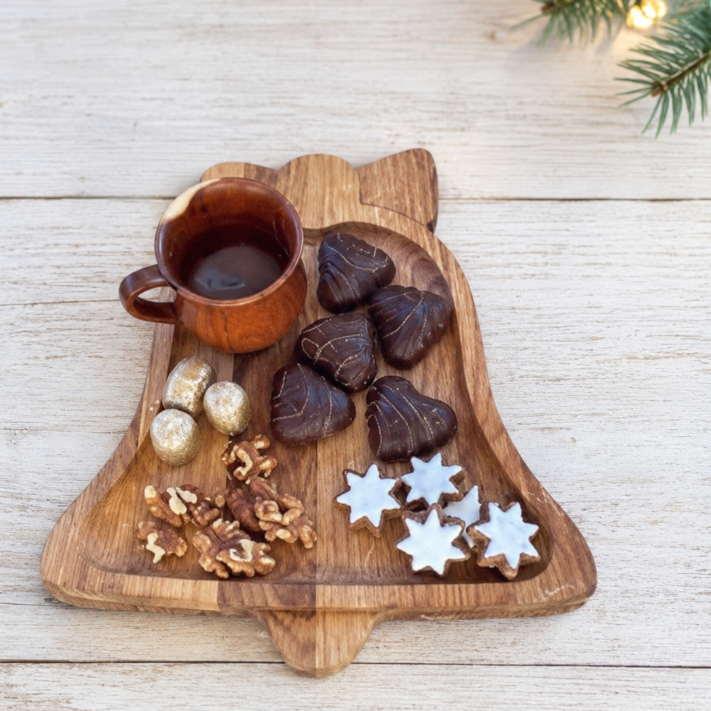 Weihnachtsplatte Glocke aus Eichenholz – Servierbrett & Adventsdeko für Plätzchen, Kerzen und Zapfen
