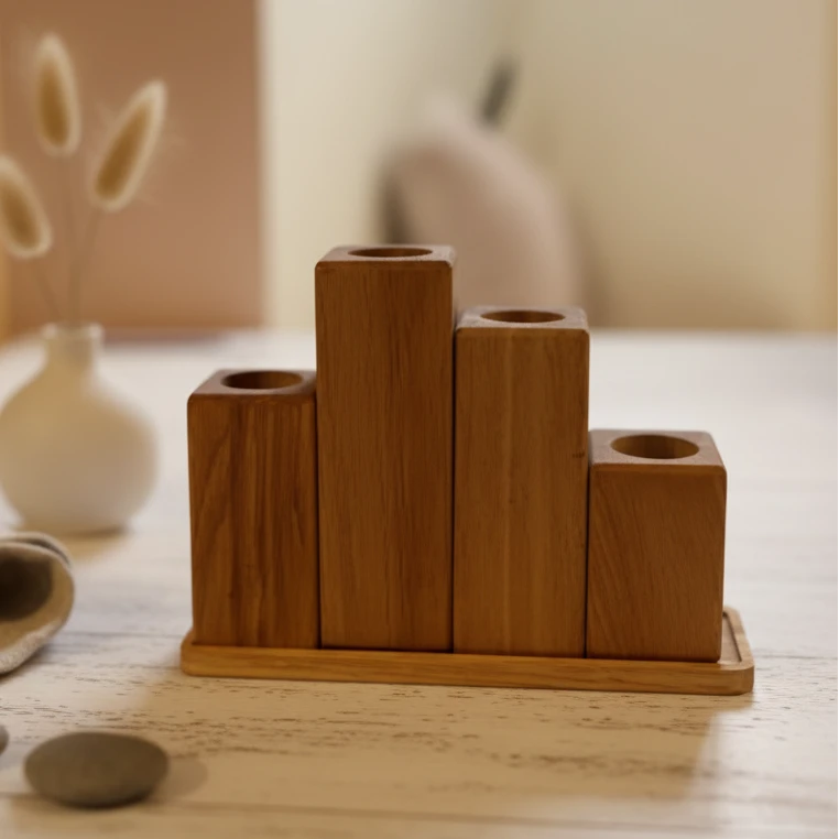 Kerzenhalter-Set aus massiver Eiche – 4 Teelichthalter mit Unterbrett | moderne Holzdeko & Adventsdeko