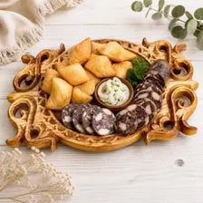 Astay, Geschnitzte Servierplatte aus Holz mit Füßen – Walnuss oder Kirschbaum, orientalisches Tablett für Antipasti, Käse & Obst